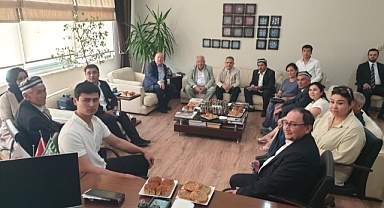 Özbek basın heyeti, Bursa'daki gazetecilerle bir araya geldi