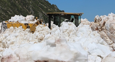 Rize yaylalarında hummalı kar temizliği