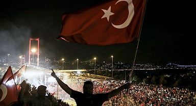 Hain darbe girişiminin 9. yılı! Kabine üyelerinden peş peşe mesajlar: Zaferin adı Türkiye!