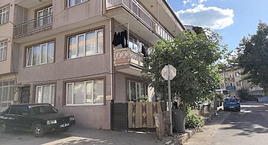 İnegöl'de balkondan düşen 3 yaşındaki çocuk ağır yaralandı