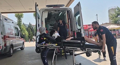 Şarampole yuvarlanan minibüsteki 4 kişi yaralandı