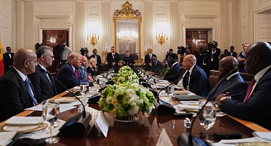 Trump'tan Afrikalı lidere ilginç soru! Toplantıya damga vurdu