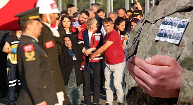 Türkiye 12 şehidine ağlıyor!