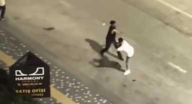 Bursa’da bıçaklı dehşet: Kadına yumruk, arkadaşına bıçaklı saldırı