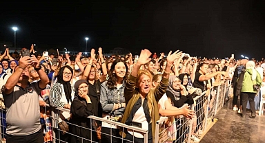 Karacabey'de Funda Arar rüzgarı