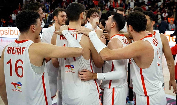12 Dev Adam, EuroBasket'te 21 Yıl Sonra Yarı Finalde