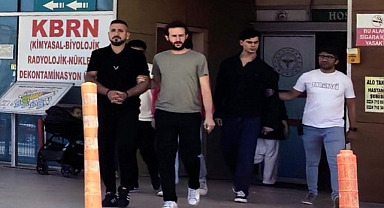 Kızlara Rahatsızlık Verdiği İddia Edilen Şahıs Bıçaklandı