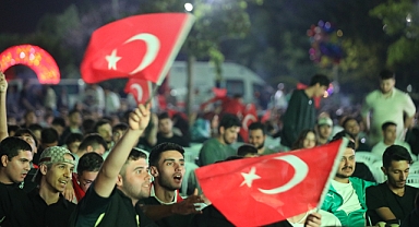 Milli heyecan ve Bursaspor maçı dev ekrana yansıdı