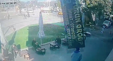 Bursa’da Şiddetli Lodos Tabelayı Uçurdu: Kafedeki 2 Kişi Saniyelerle Kurtuldu