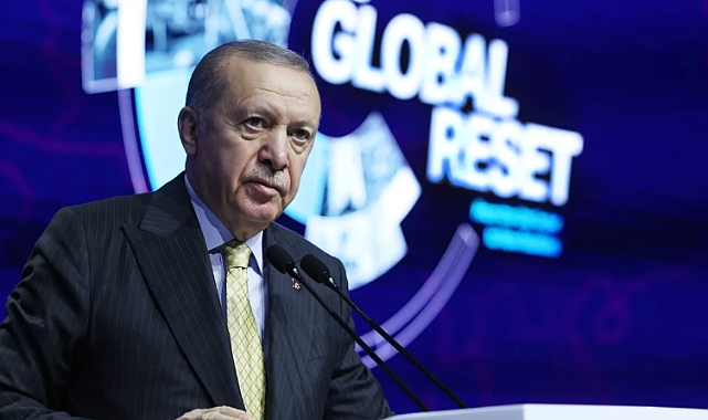 Cumhurbaşkanı Erdoğan: “Aile kurumu saldırı altında, sosyal medya yozlaşmayı körüklüyor”