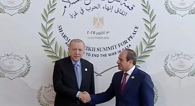 Cumhurbaşkanı Erdoğan Mısır'da: Sisi ile bir araya geldi