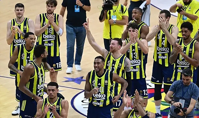 Fenerbahçe, EuroLeague ilk maçında Paris Basketbol'u mağlup etti