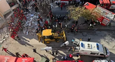 Gebze'de Yıkılan 7 Katlı Apartmanda Zamanla Mücadele! Etrafındaki 9 Bina Mühürlendi