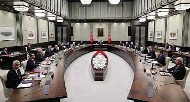 Kabine Toplanıyor