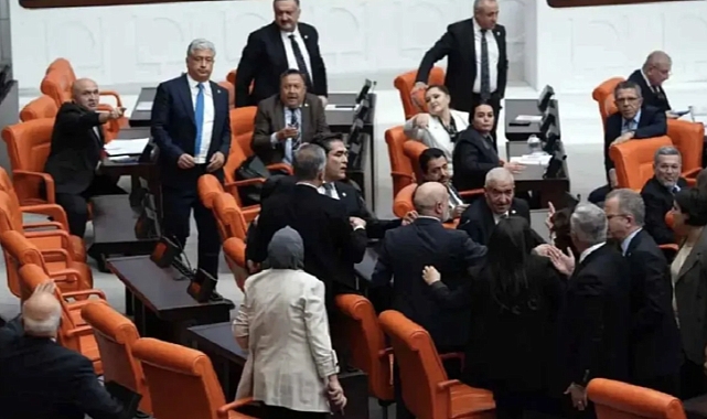 TBMM'de 'Öcalan' Sloganları Kavgası: İyi Partili Vekiller Tepki Gösterdi