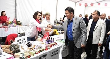 Üreten Kadınlar Cumhuriyet İçin Bir Araya Geldi