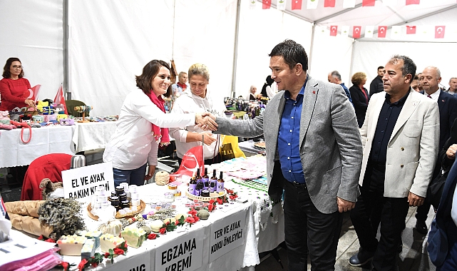 Üreten Kadınlar Cumhuriyet İçin Bir Araya Geldi
