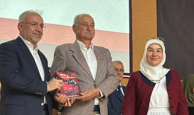 1 Şehit 1 Öykü 1 Şiir Programı Bursa'da Duygusal Anlara Sahne Oldu