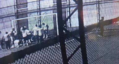 3 Çocuk Babası Adam Halı Sahada Kalbine Yenildi