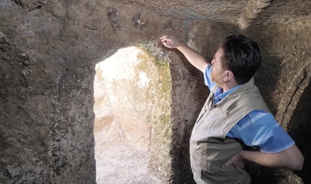 Adıyaman’daki Tharsa Antik Kenti’nde 1800 Yıllık Oda Mezar Gün Yüzüne Çıkarıldı