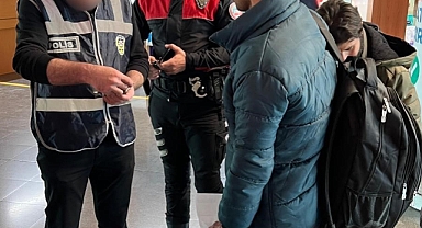Bursa’da Göçmen Kaçakçılığı Operasyonu: 27 Yabancı Uyruklu Şahıs Yakalandı