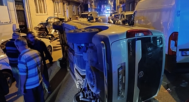 Bursa'da Kontrolden Çıkan Otomobil Yan Döndü: 1 Yaralı