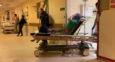 Bursa'da lastiği patlayan otomobil şarampole yuvarlandı