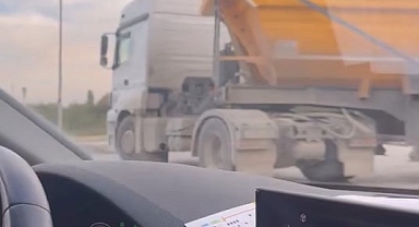Bursa’da ters şeritten giren kamyon trafiği tehlikeye attı