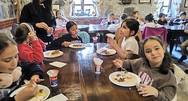 Bursa Öğrencileri Kestane Şekeri Üretim Tesisinde İnceledi