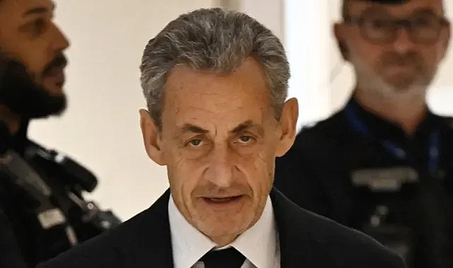 Eski Fransa Cumhurbaşkanı Nicolas Sarkozy Erken Tahliye Edildi
