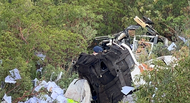 İznik-Yenişehir Yolunda Tır Uçurumdan Yuvarlandı: 2 Kişi Hayatını Kaybetti