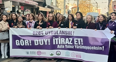“Kadın Cinayetlerini Gör, Duy, İtiraz Et” Yürüyüşü Cumhuriyet Caddesi’ni Doldurdu