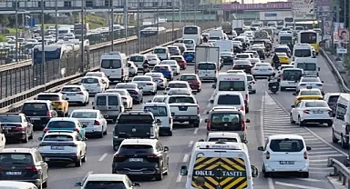 Motosiklet, Bisiklet ve Traktör Sürücülerine Yeni Kural: Kask, Gözlük ve Eldiven Zorunlu Oldu