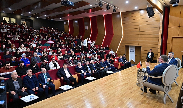 Oktay Yılmaz, Mudanya Üniversitesi'nde gençlerle buluştu