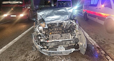 Orhangazi'de Kırmızı Işıkta Kaza: 1'i Çocuk 5 Yaralı