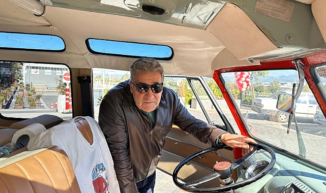 Türkiye'de Tek: 21 Camlı Volkswagen Samba'ya 40 Yıldır Gözü Gibi Bakıyor