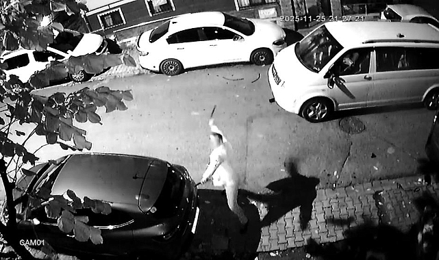 Ümraniye'de Öfkeli Koca Hem Eşinin Hem Komşusunun Aracını Parçaladı