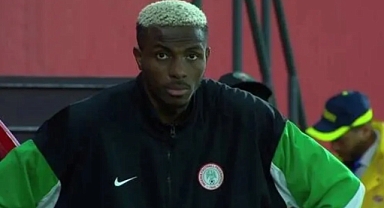 Victor Osimhen Devre Arasında Gözyaşlarıyla Soyunma Odasına Gitti