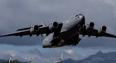 ABD'den Karayipler'e Askeri Sevkiyat İddiası: 16 C-17 Uçağı Havalandı