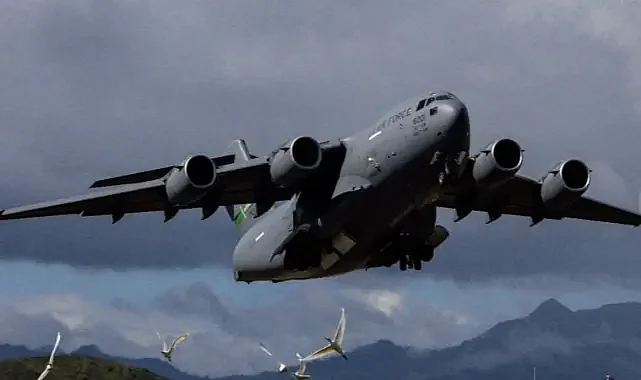 ABD'den Karayipler'e Askeri Sevkiyat İddiası: 16 C-17 Uçağı Havalandı