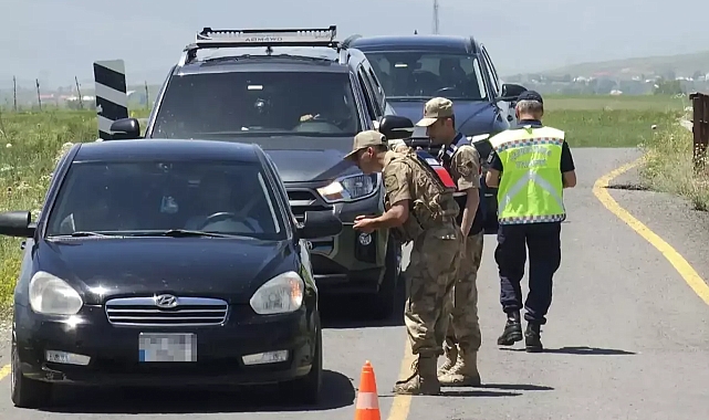Bartın’da şehit babasına jandarmadan duygulandıran jest