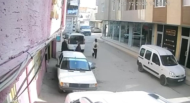 Bursa'da Açık Unutulan Ekmek Kamyoneti Kapağı Genci Yere Serdi