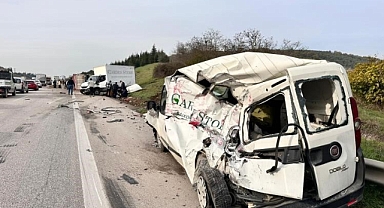 Bursa'da Tırın 2 Araca Çarpmasıyla Sürücü Hayatını Kaybetti