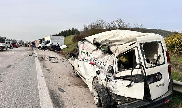 Bursa'da Tırın 2 Araca Çarpmasıyla Sürücü Hayatını Kaybetti