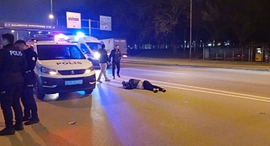 Bursa'da Yolun Karşısına Geçen Yayaya Otomobil Çarptı