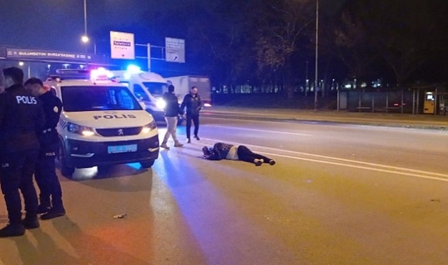Bursa'da Yolun Karşısına Geçen Yayaya Otomobil Çarptı