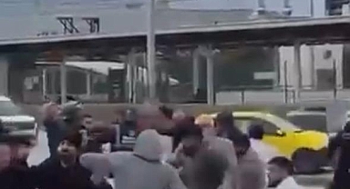 Bursa Emek Mahallesi'nde Sopalı Kavga: Kasklı Müdahale