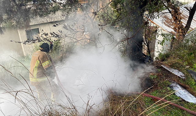 Bursa Mudanya’da çamlık yangını büyümeden söndürüldü