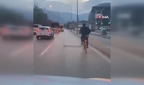 Bursa Nilüfer'de Araç Kamerasına Yansıyan Tehlikeli Yolculuklar Şaşkına Çevirdi