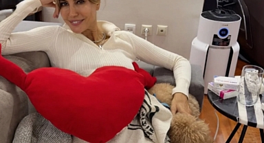 Çağla Şıkel Rahatsızlandı: Hasta Yatağından Sağlık Durumunu Paylaştı